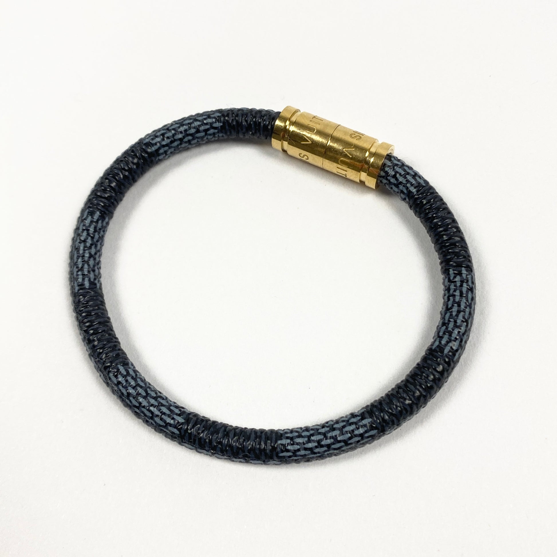 LOUIS VUITTON Monogram Leather Bracelet / Leder Armband – TKSELLS